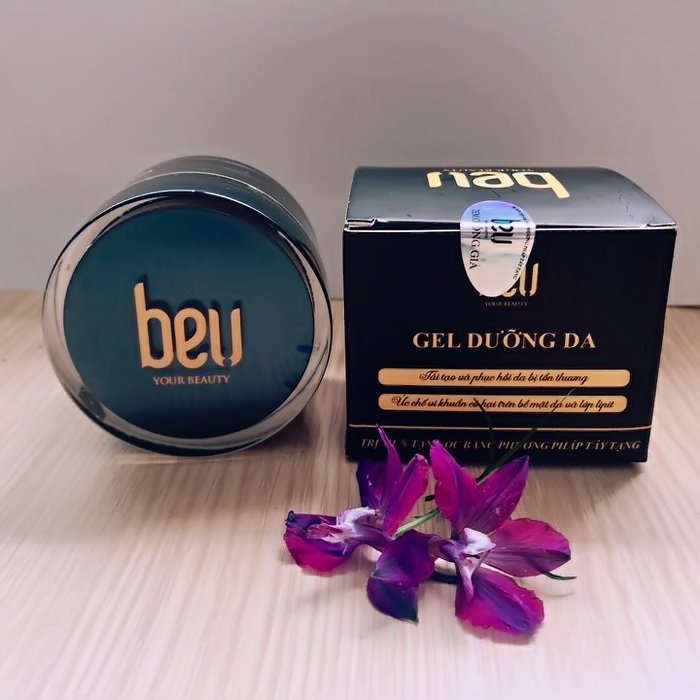 Bộ mỹ phẩm BeU dưỡng và chăm sóc da cho khách sau tuổi 30 tại nhà (dùng trong 1 tháng)