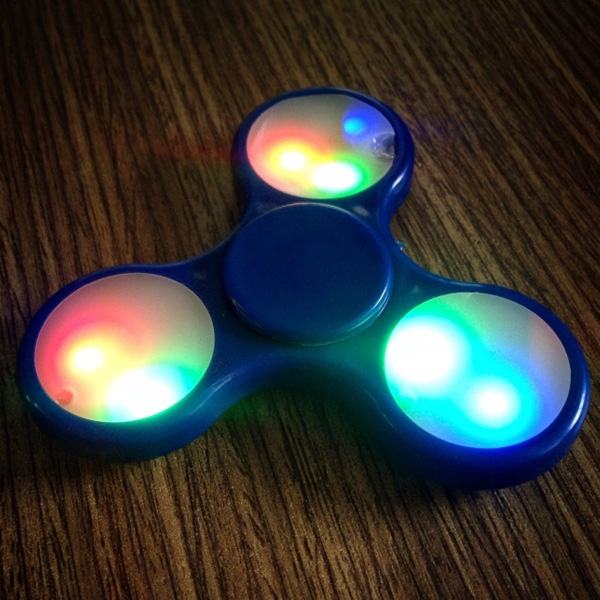Con quay Spinner có đèn Led phát sáng
