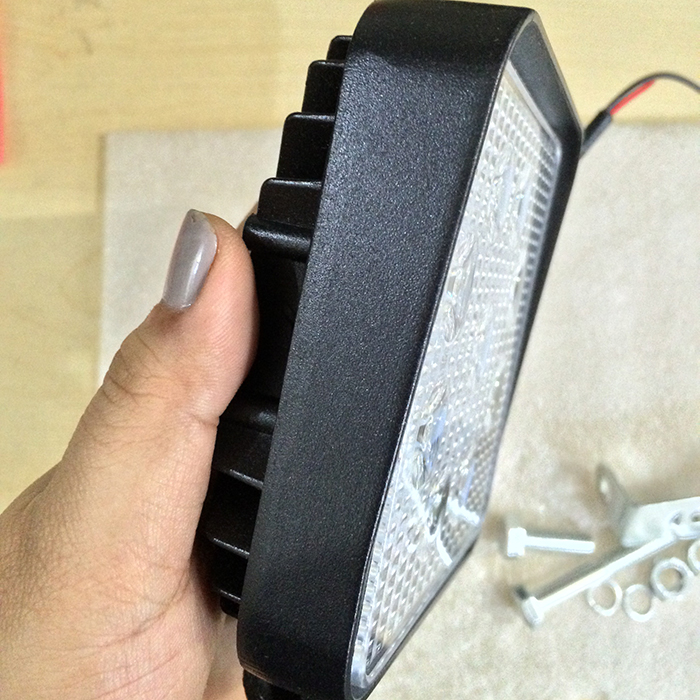 Đèn xe 9led vuông