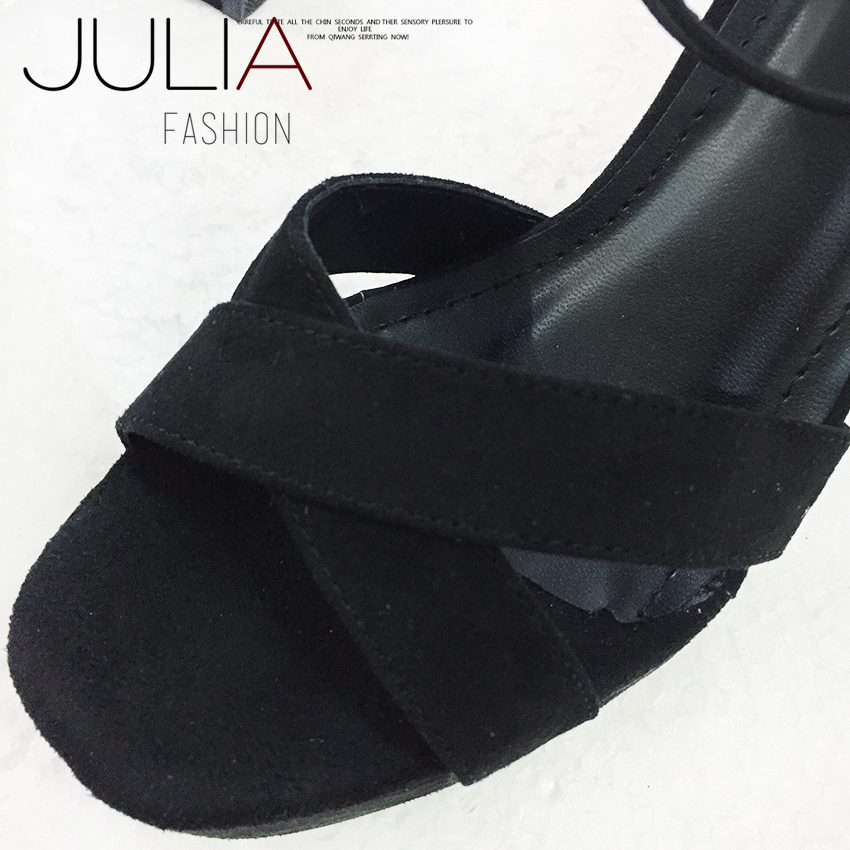 Giày cq gót vuông da nhung GV531 quai chéo (Đen)