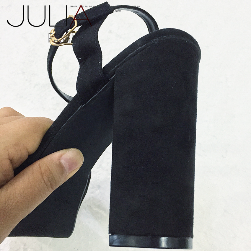 Giày cq gót vuông da nhung GV531 quai chéo (Đen)