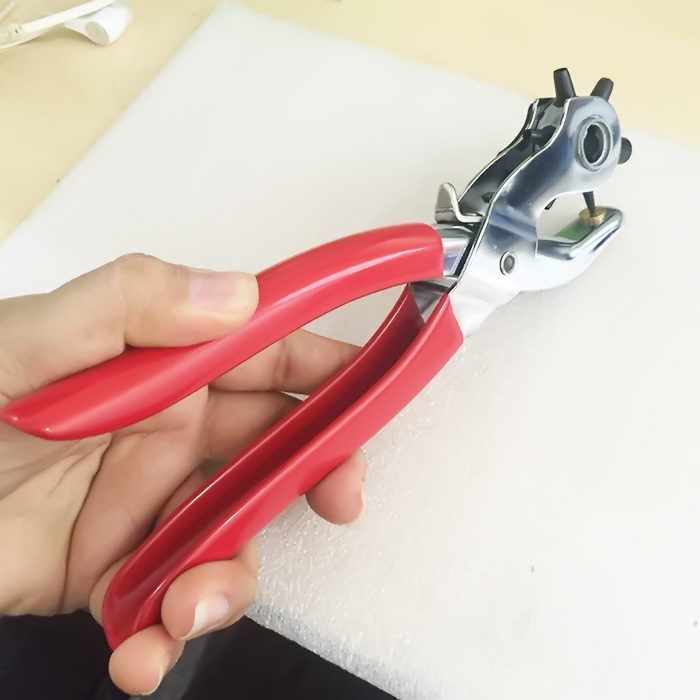 Kềm bấm lỗ dây nịt tiện dụng