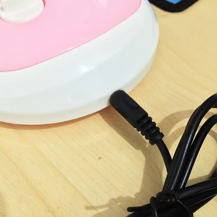 Quạt sạc USB để bàn mini xoay 360 độ 2028 (hồng)